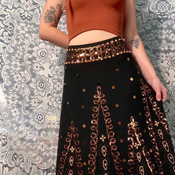 Elegant Black and Gold Maxi Skirt - Picture 8 of 8